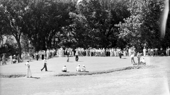 A historic photo of the putting green at Hillcrest Golf Club